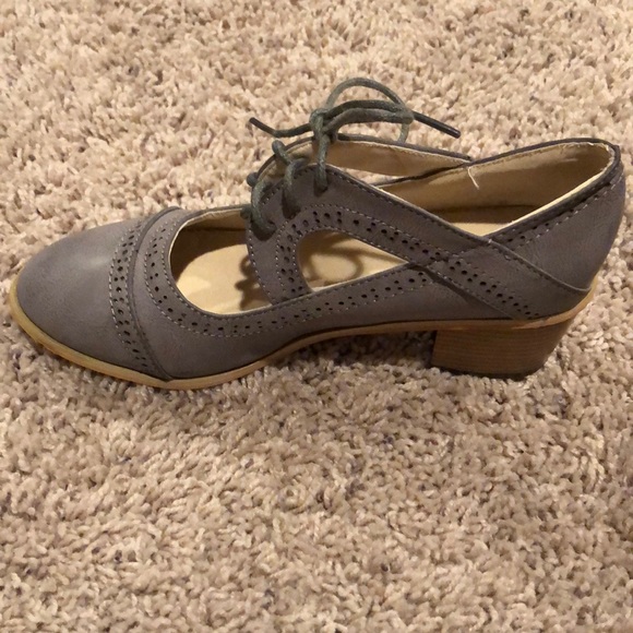 Shoes - Gray heel shoes